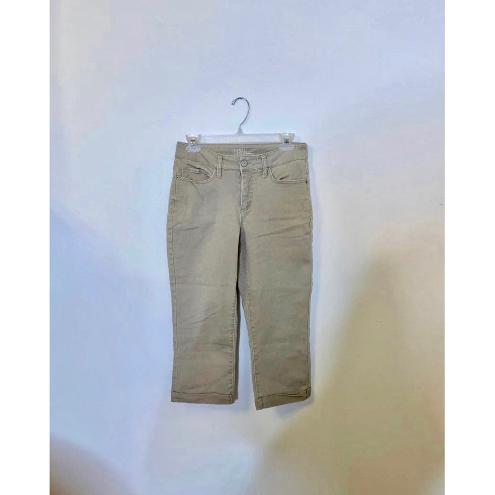 Time and Tru Cropped Pants
